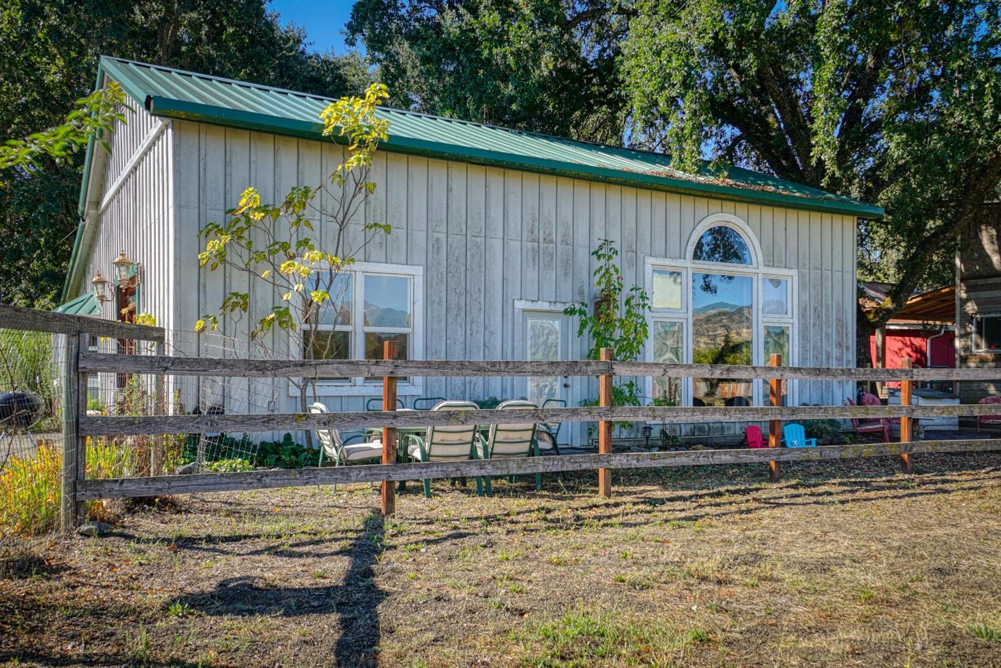 Вілла Soul Whispering Ranch Retreat Upper Lake Екстер'єр фото